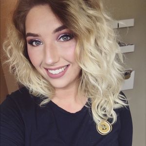 Meet your Posher, Alyssa